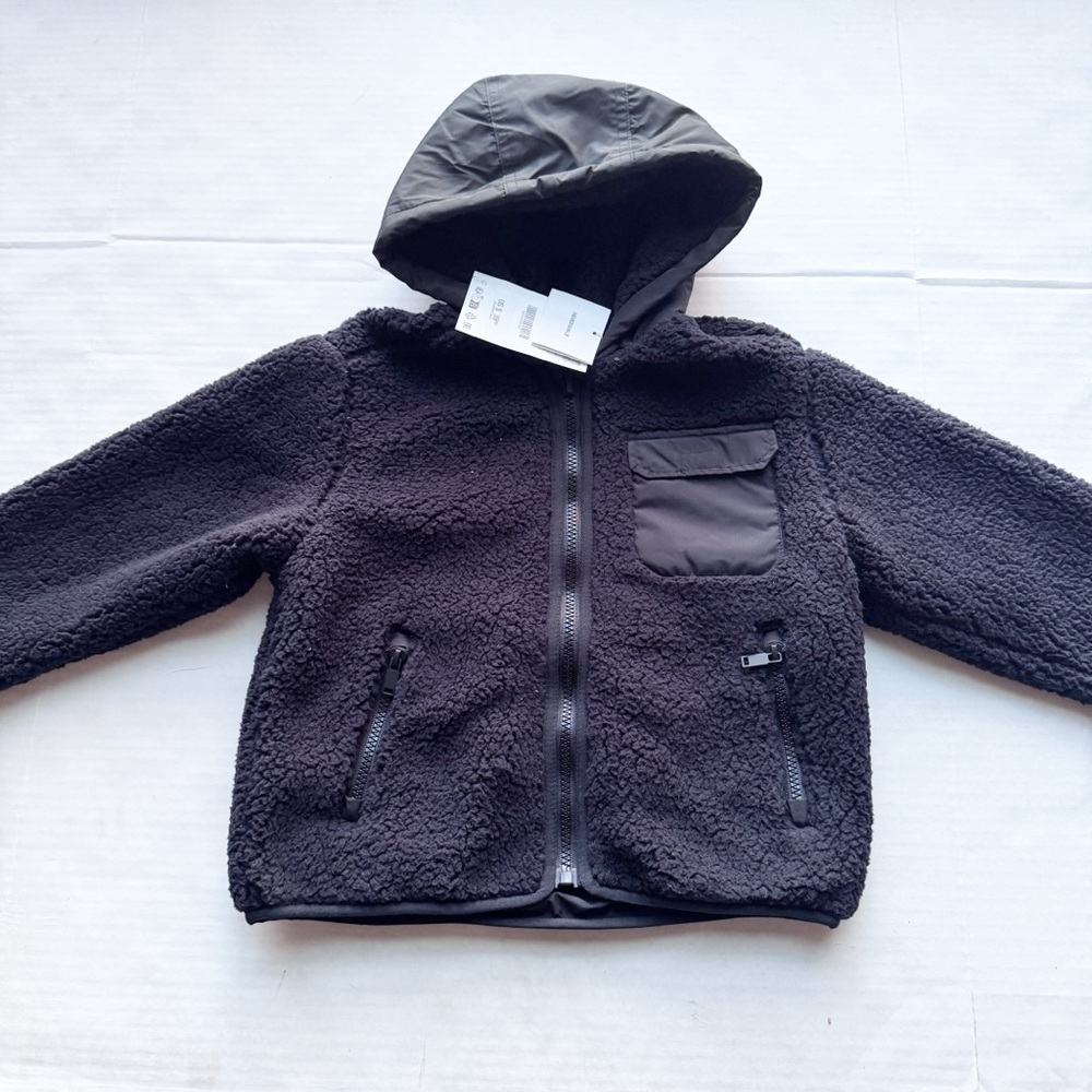 Zara Kids New Reversible Teddy & Water
Repellent Hooded Jacket
NWT Size 3/4Y